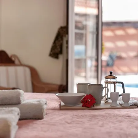 Esselle סן מיגל דה אבונה