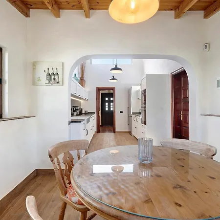 Esselle Villa San Miguel de Abona